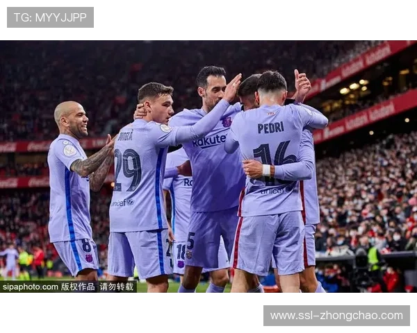 终场哨响，梅斯球员落寞神情保级路漫漫